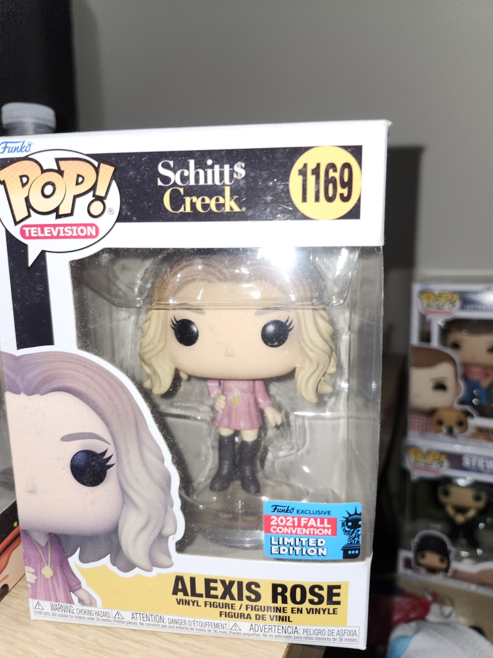 Funko Pop! Schitt's Creek Alexis Rose Vinyl Figure - Pink
